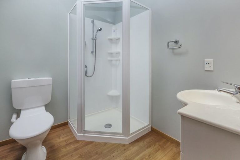 Photo of property in 18 Lombard Place, Avonhead, Christchurch, 8042