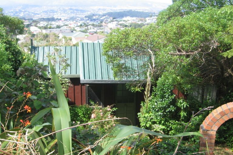 Photo of property in 45a Karepa Street, Brooklyn, Wellington, 6021