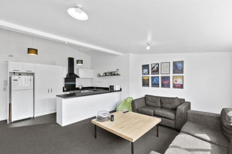Photo of property in 5u2 Hopper Street, Mount Cook, Wellington, 6011
