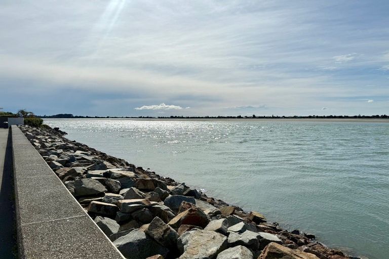 Photo of property in 2/79 Beachville Road, Redcliffs, Christchurch, 8081