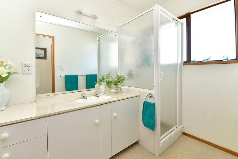 Photo of property in 1/9 Red Beach Road, Red Beach, 0932