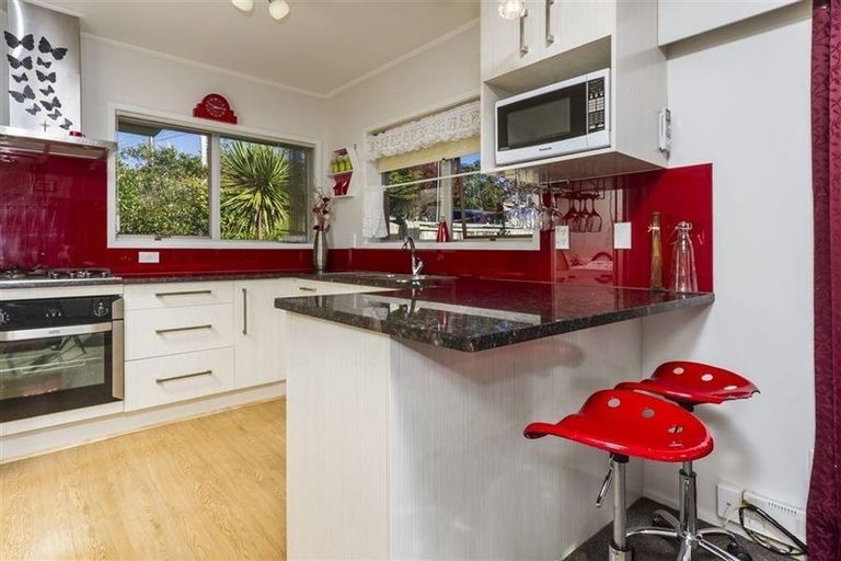 Photo of property in 1/65 High Road, Glenfield, Auckland, 0629