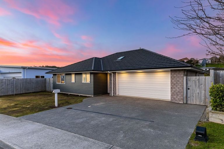 Photo of property in 13 Breakwater Way, Whitby, Porirua, 5024