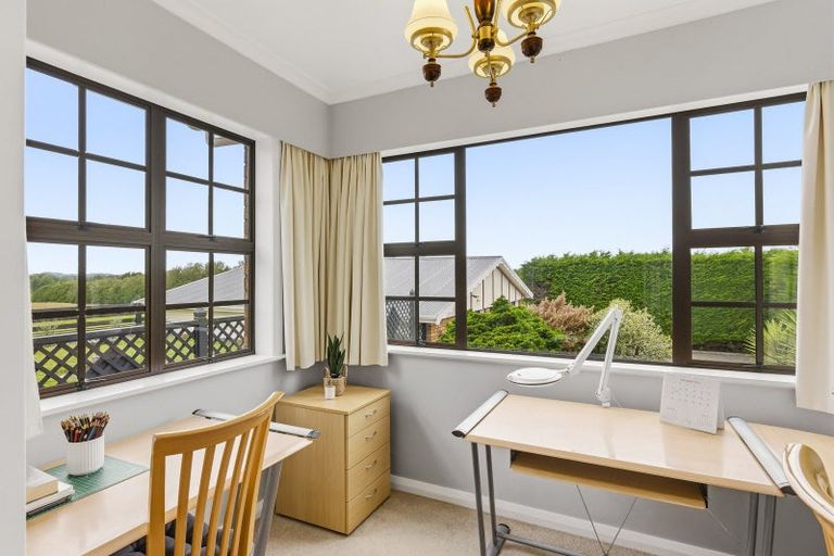 Photo of property in 15 Koputaroa Road, Levin, 5575