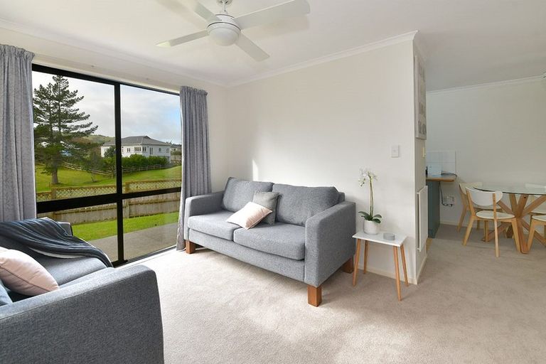 Photo of property in 30 Cabeleigh Drive, Helensville, 0800