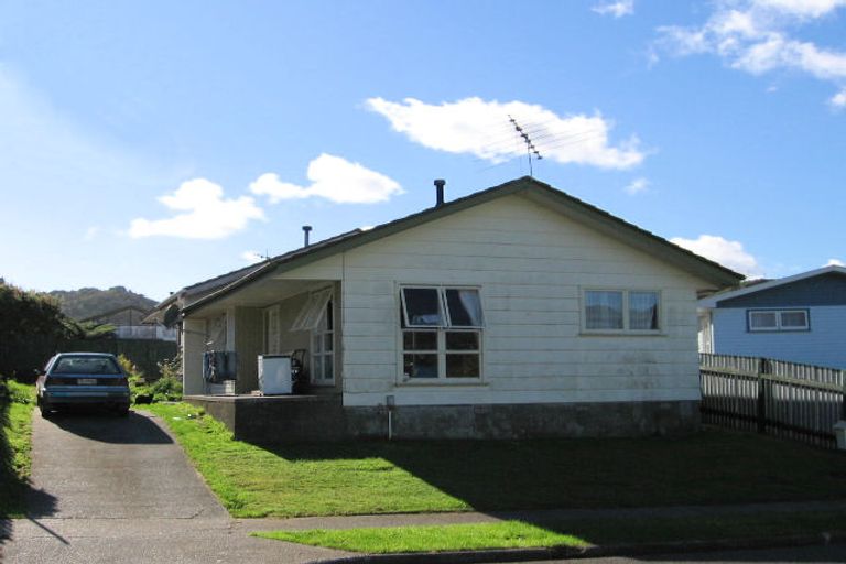 Photo of property in 1/18 Kairanga Crescent, Wainuiomata, Lower Hutt, 5014
