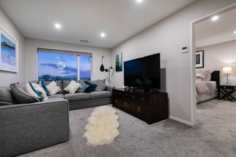 Photo of property in 26 Cassidy Drive, Orewa, 0931