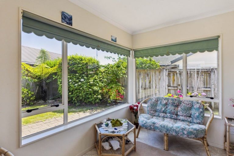 Photo of property in 4 Monterosso Place, Paraparaumu Beach, Paraparaumu, 5032