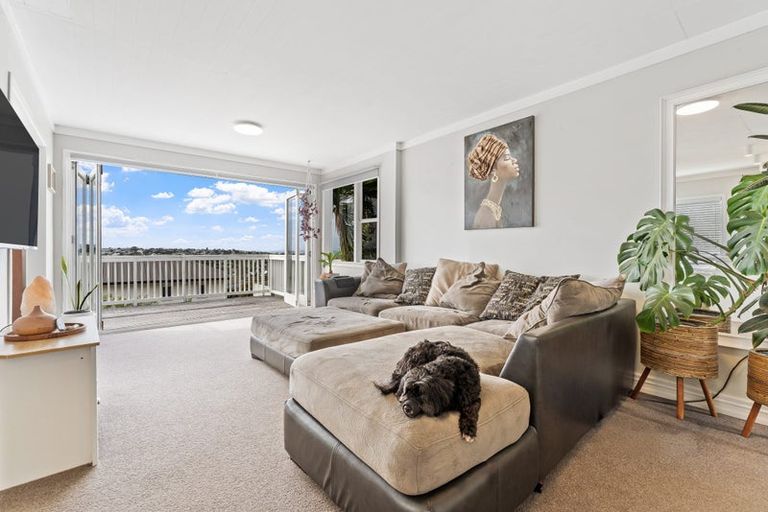 Photo of property in 75 Stanmore Bay Road, Stanmore Bay, Whangaparaoa, 0932