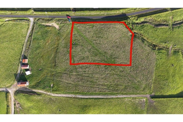 Photo of property in 693 Kent Road, Korito, New Plymouth, 4371