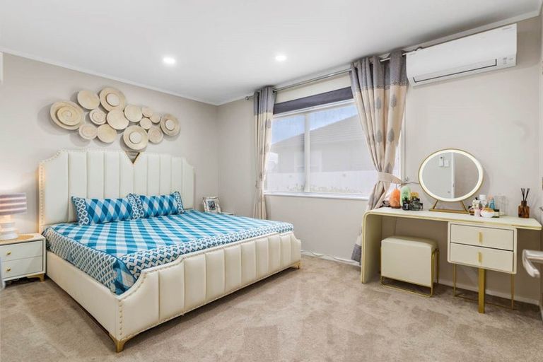 Photo of property in 58a Tironui Road, Takanini, 2112