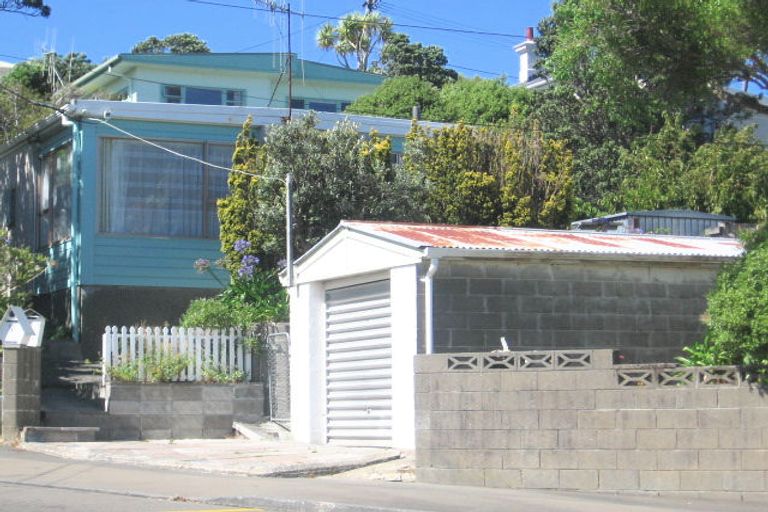 Photo of property in 90f1 Northland Road, Northland, Wellington, 6012