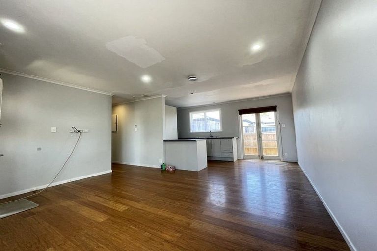 Photo of property in 6 Hetherington Road, Ranui, Auckland, 0612