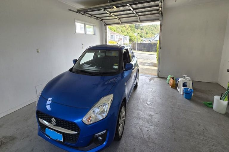 Photo of property in 2 Foyle Street, Island Bay, Wellington, 6023