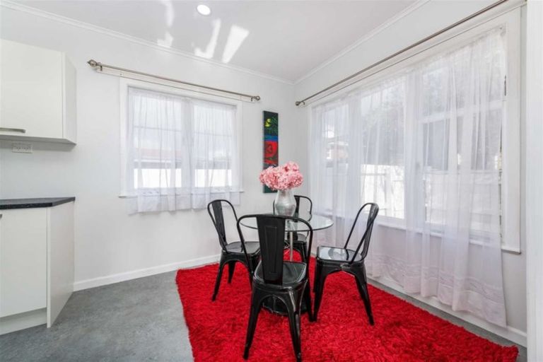 Photo of property in 1/20 Miro Street, New Lynn, Auckland, 0600