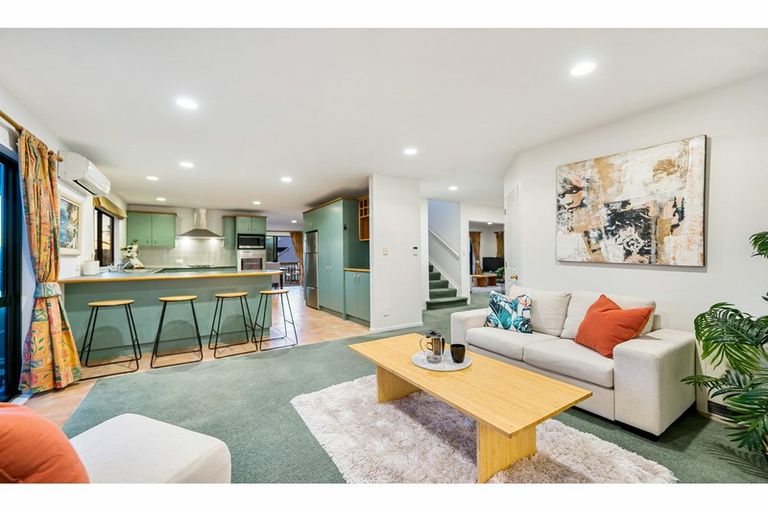 Photo of property in 45 Chamari Close, Titirangi, Auckland, 0604