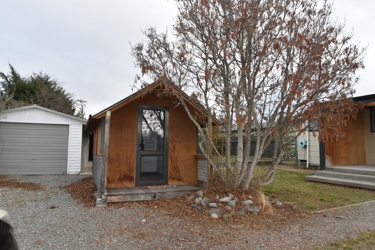 Photo of property in 18 Simons Street, Twizel, 7901