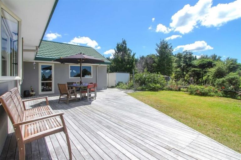 Photo of property in 47 Pinetone Road, Kumeu, 0892
