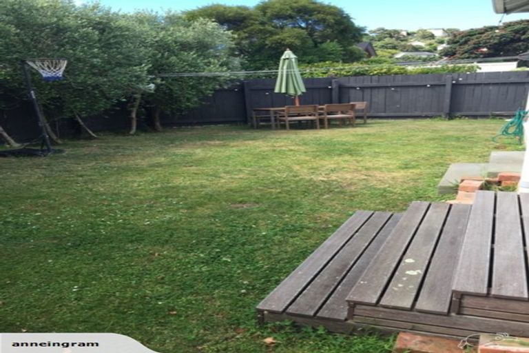 Photo of property in 23 Severn Street, Island Bay, Wellington, 6023