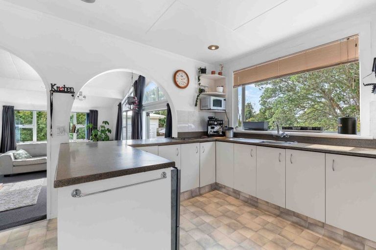 Photo of property in 15 Carlton Terrace, Westown, New Plymouth, 4310