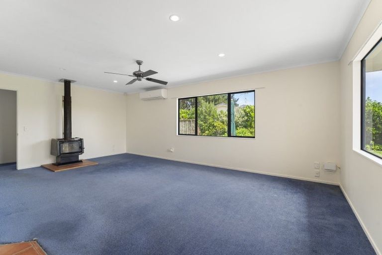 Photo of property in 9 Caughley Place, Otaki Beach, Otaki, 5512