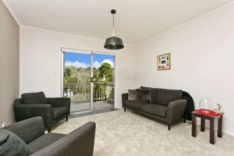 Photo of property in 1/6 Ellice Road, Totara Vale, Auckland, 0629