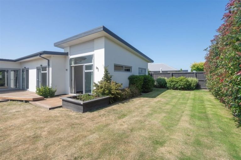 Photo of property in 9 Crown Close, Prebbleton, 7604