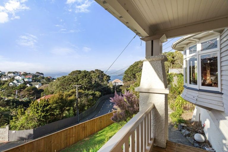 Photo of property in 29 Wadestown Road, Wadestown, Wellington, 6012