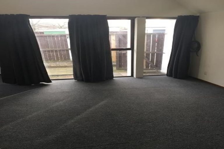 Photo of property in 43n Waimairi Road, Upper Riccarton, Christchurch, 8041