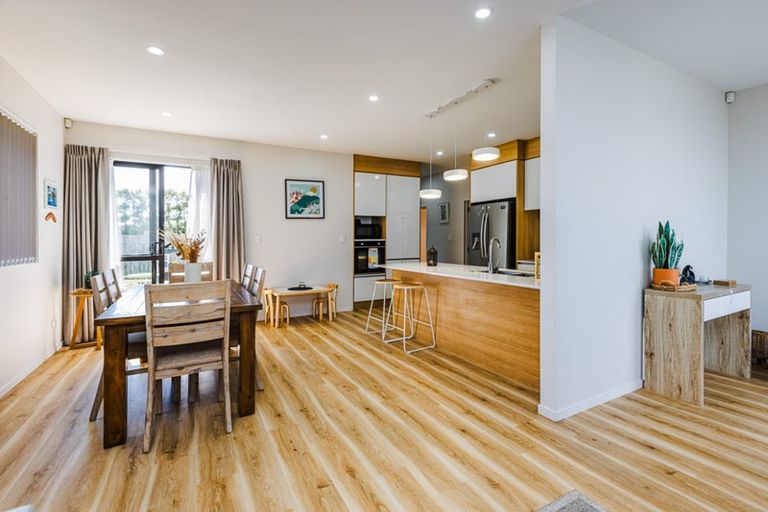 Photo of property in 10 Survila Street, Takanini, 2110