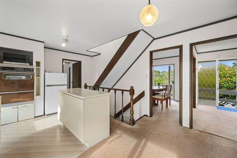 Photo of property in 19 Blundell Place, Chatswood, Auckland, 0626