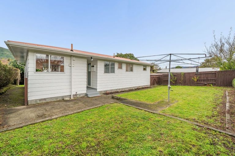Photo of property in 30a Hudson Avenue, Ebdentown, Upper Hutt, 5018