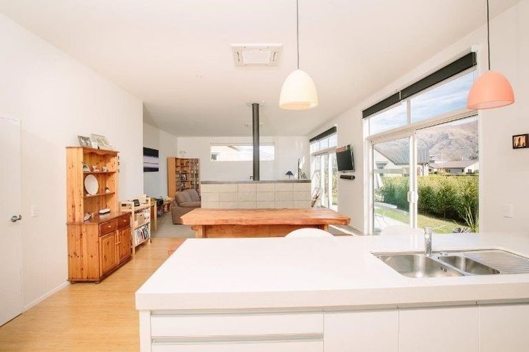 Photo of property in 10 Mcleod Avenue, Wanaka, 9305