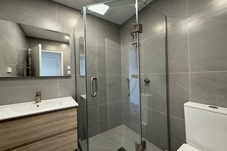 Photo of property in 4/131 Lancaster Road, Beach Haven, Auckland, 0626