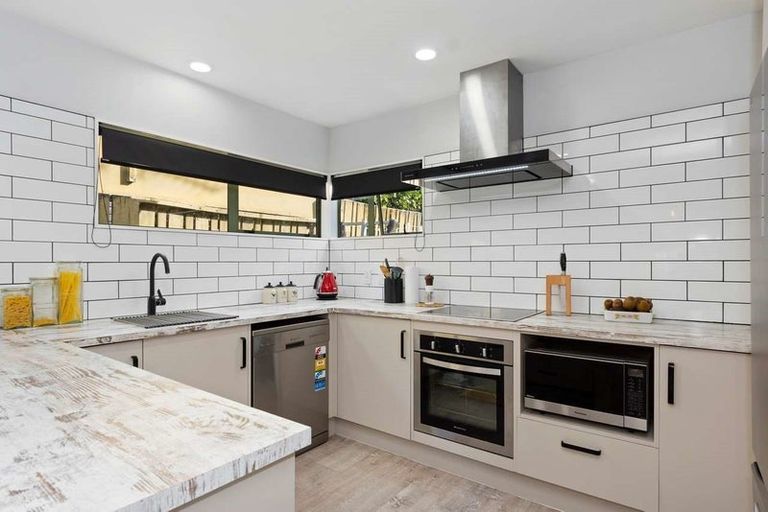 Photo of property in 236a Ngatai Road, Otumoetai, Tauranga, 3110