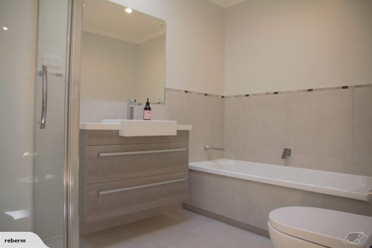 Photo of property in 17 Costa Viva Crescent, Karaka, Papakura, 2113