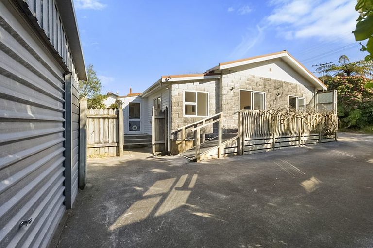 Photo of property in 1 Queens Road, Glen Avon, New Plymouth, 4312