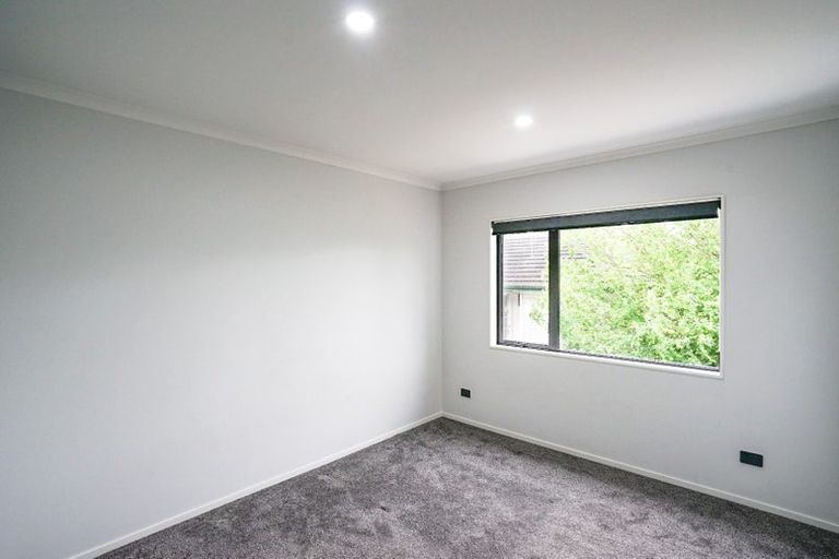 Photo of property in 425d Great South Road, Opaheke, Papakura, 2113