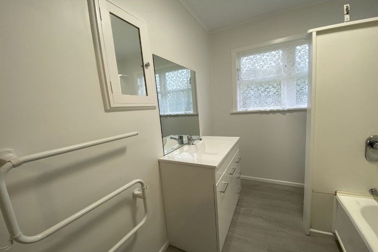 Photo of property in 98c Waiwhetu Road, Waterloo, Lower Hutt, 5011