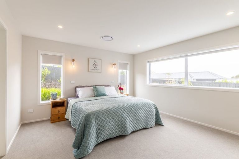 Photo of property in 16 Prestbury Grove, Churton Park, Wellington, 6037