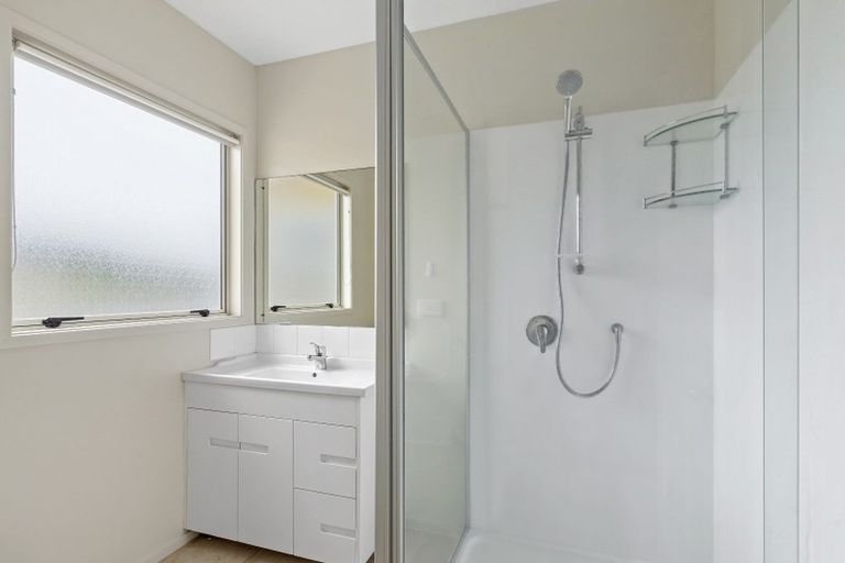 Photo of property in 22 Kinleith Way, Albany, Auckland, 0632