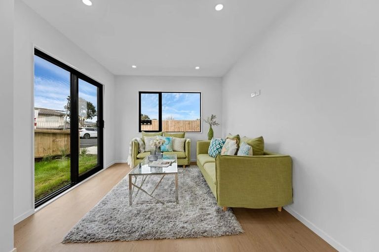 Photo of property in 163a Bradbury Road, Botany Downs, Auckland, 2010