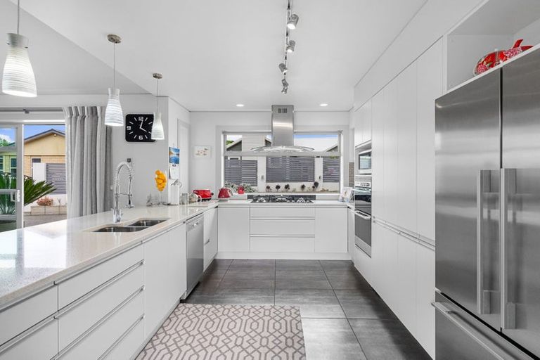 Photo of property in 8 Ruru Place, Levin, 5510
