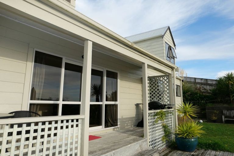 Photo of property in 67 Kotare Street, Waikanae, 5036