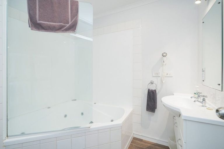 Photo of property in 8a-d Camden Street, Turnbull Thomson Park, Invercargill, 9810