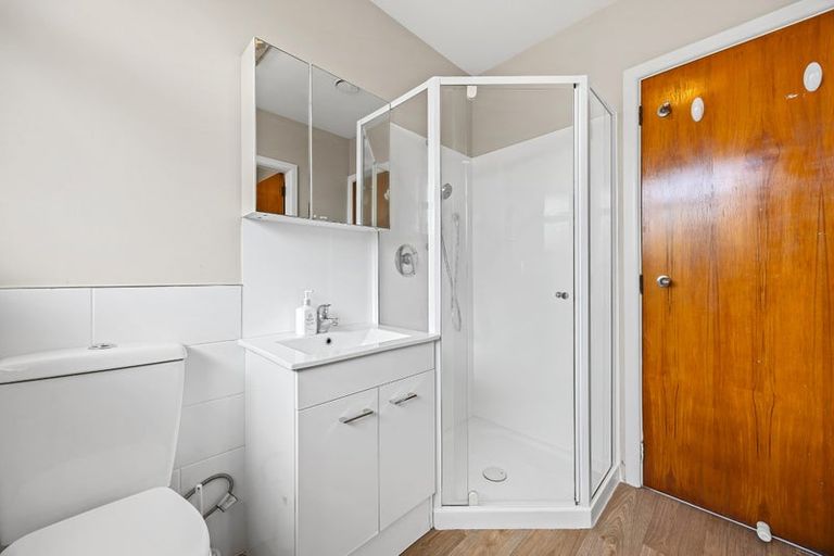 Photo of property in 33 Skerten Avenue, Hornby, Christchurch, 8042