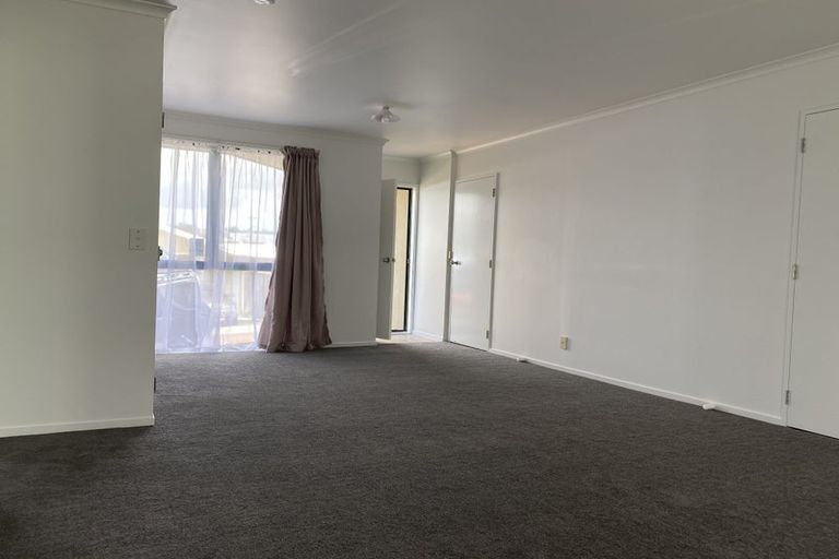 Photo of property in 324 West Coast Road, Glen Eden, Auckland, 0602