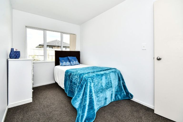 Photo of property in 3 John Burn Road, Takanini, 2110