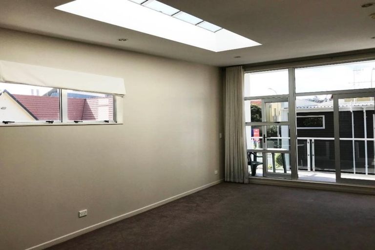 Photo of property in 306u4 Evans Bay Parade, Hataitai, Wellington, 6021