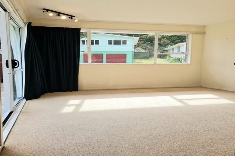 Photo of property in 27 Cortina Avenue, Johnsonville, Wellington, 6037